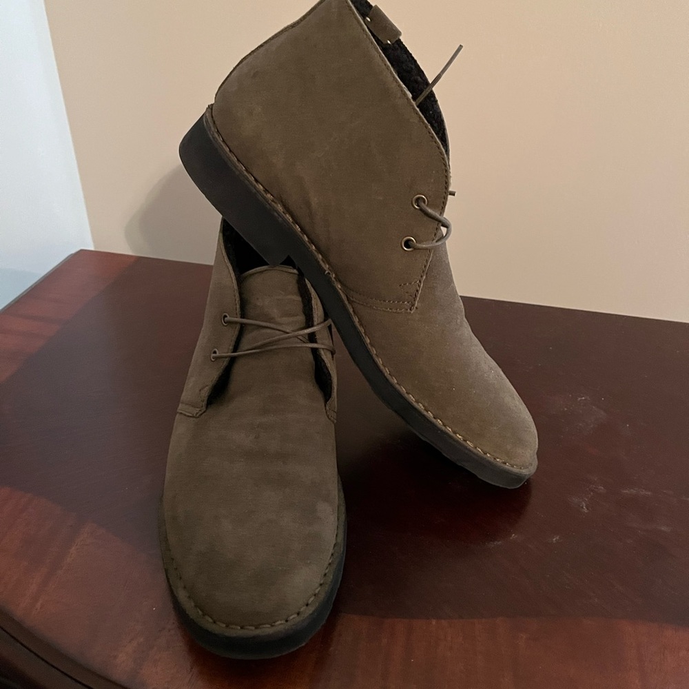 Ralph Lauren Men Chukka Boots with Suede Leather and Ankle High Design Olive